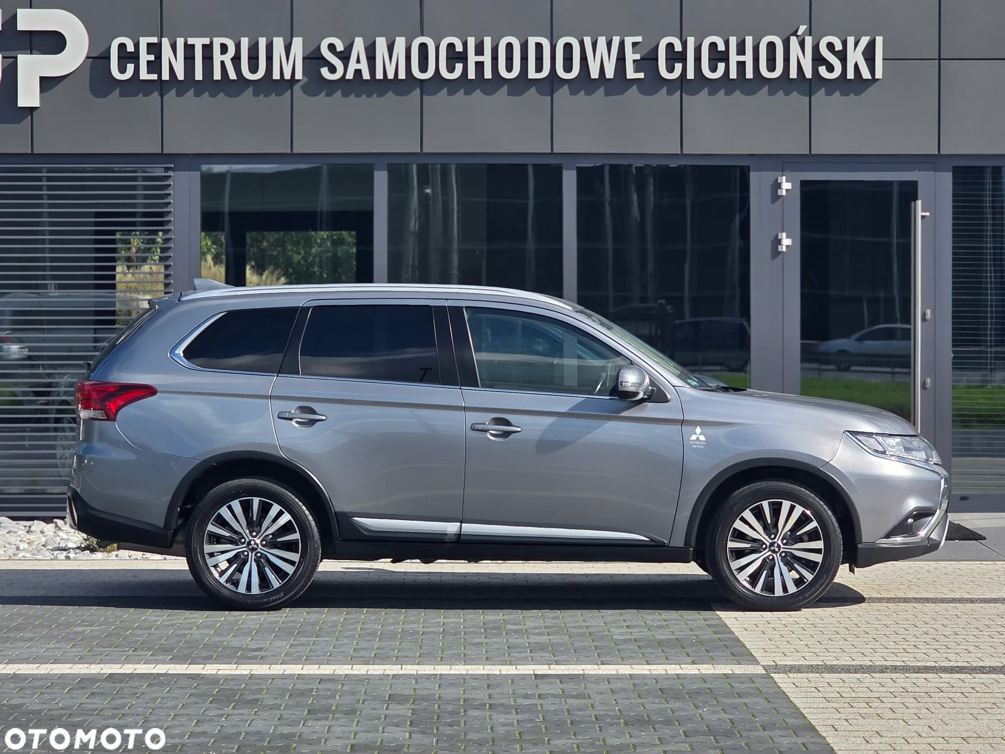 Mitsubishi Outlander 2.0 Intense + SDA 4WD CVT - 7