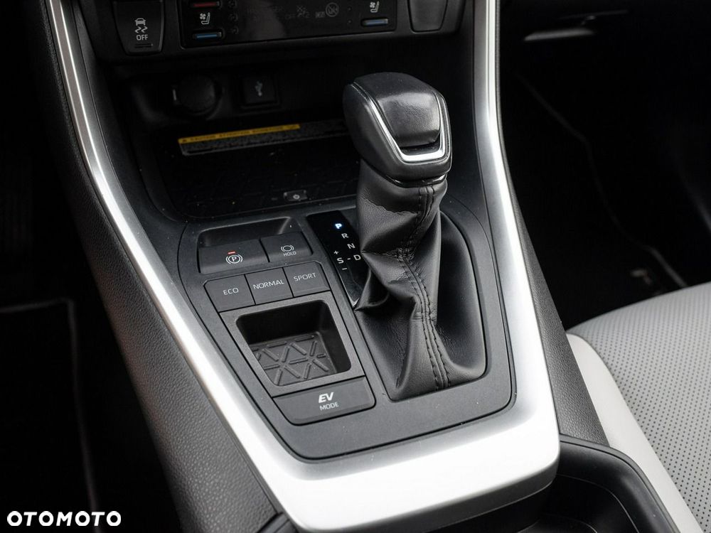 Toyota RAV4 - 16