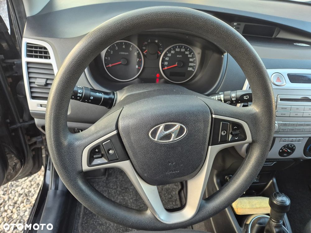 Hyundai i20 1.2 UEFA EURO 2012 Edition - 18