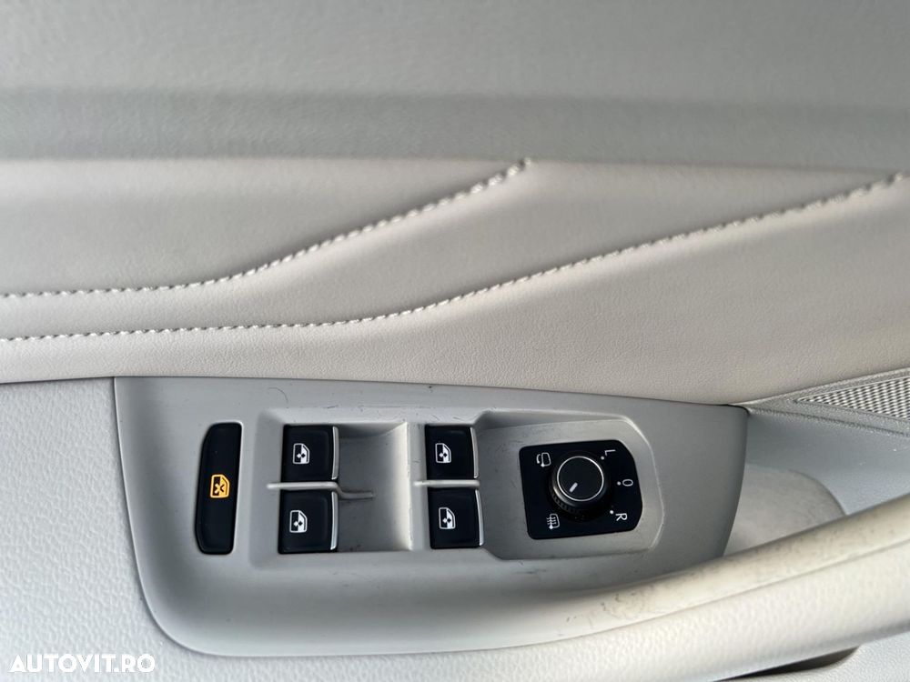 Volkswagen Passat 2.0 TDI SCR DSG Elegance - 34