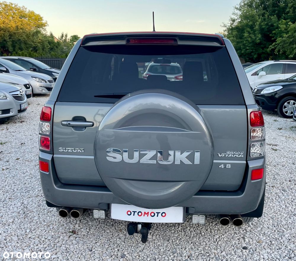 Suzuki Grand Vitara 2.0 Club Family - 26