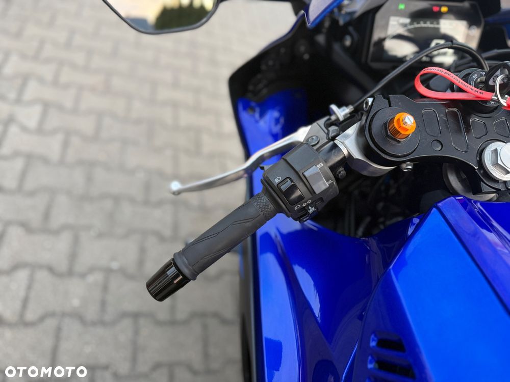 Yamaha R7 - 23