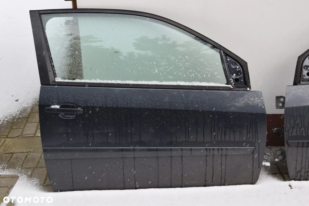 Ford Fiesta Mk6 3D 02-08 Drzwi prawe kompletne szare kolor szary M2