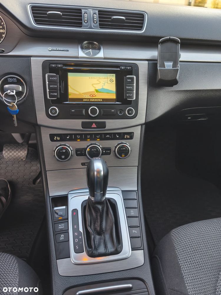 Volkswagen Passat 2.0 TDI Comfortline DSG - 20