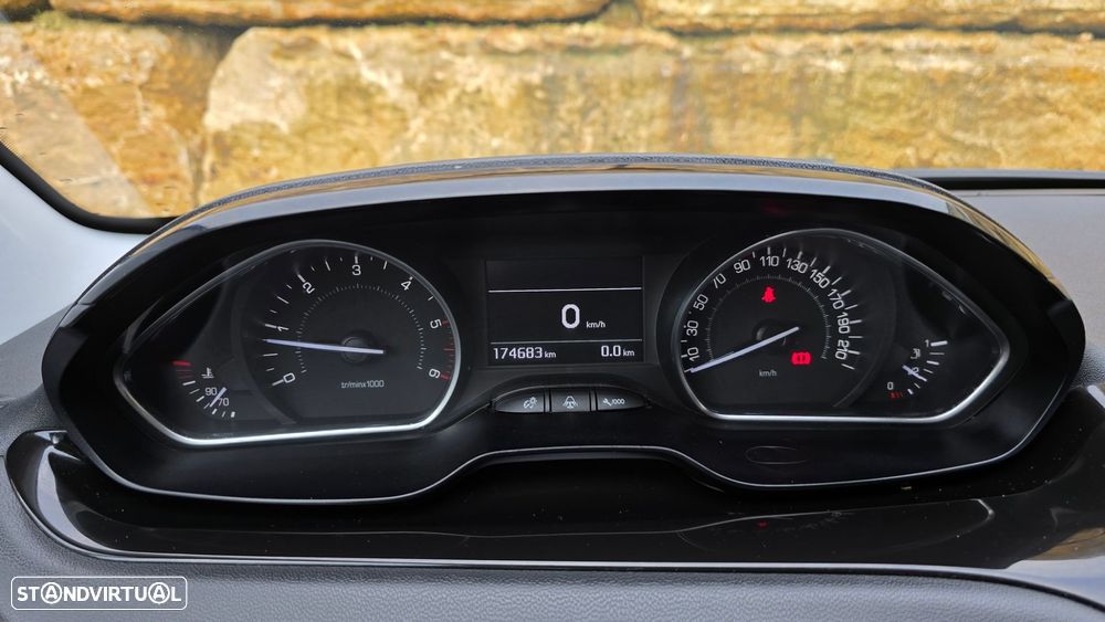 Peugeot 208 1.6 BlueHDi Allure - 18