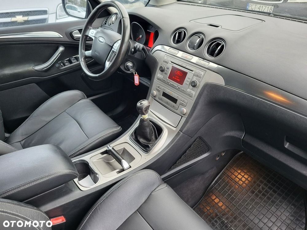 Ford S-Max - 19