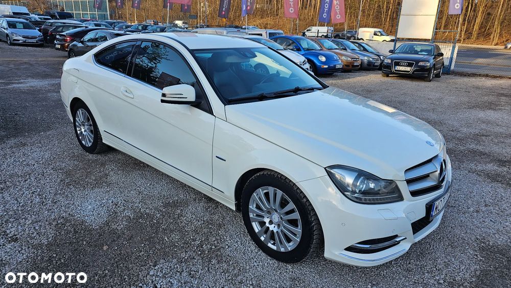 Mercedes-Benz Klasa C 180 BlueEFFICIENCY 7G-TRONIC - 22