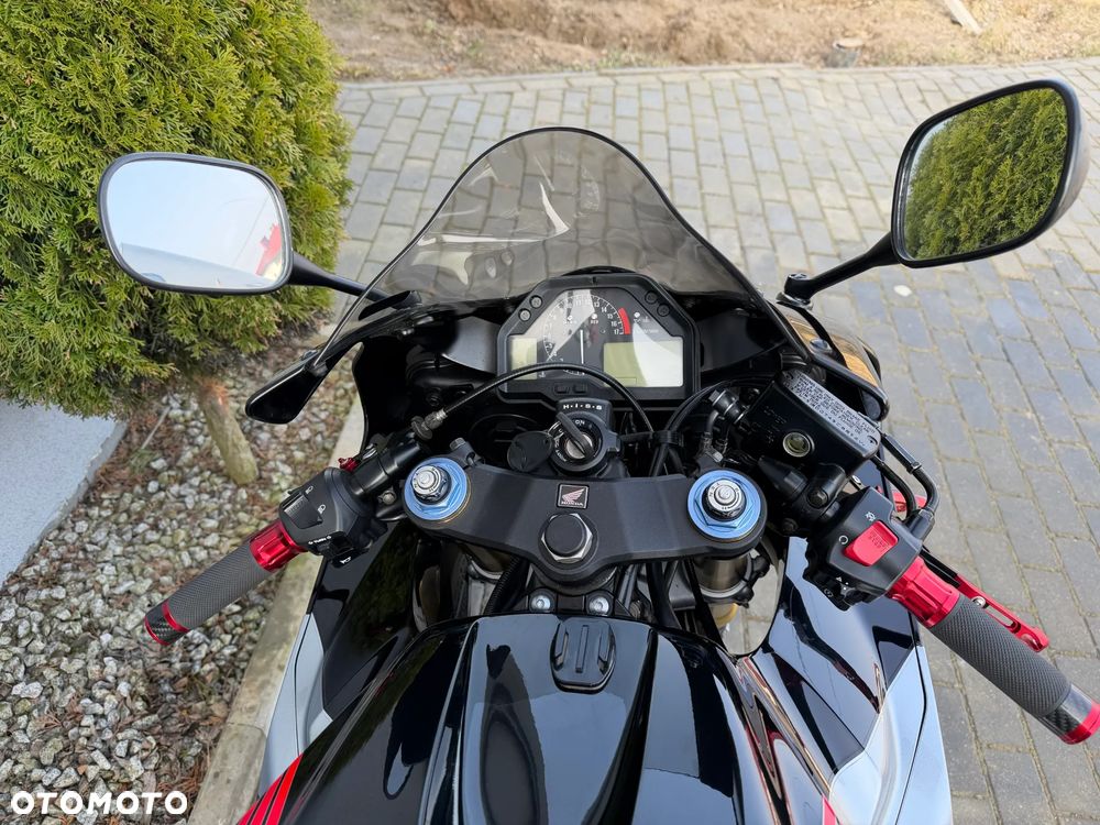 Honda CBR - 25