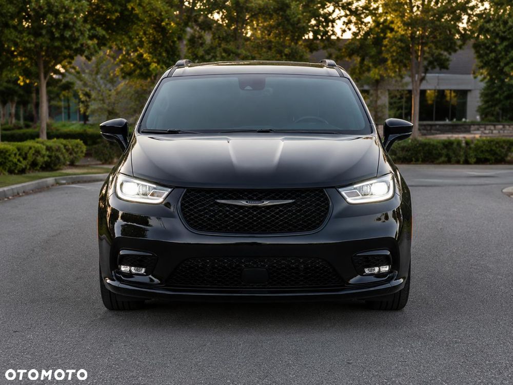 Chrysler Pacifica - 5