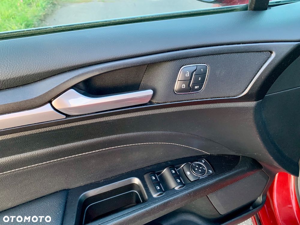 Ford Mondeo 2.0 EcoBoost Titanium - 10