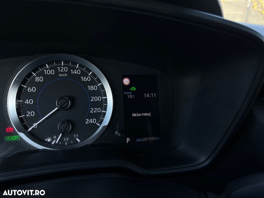 Toyota Corolla Sedan 1.8 HSD Business - 19