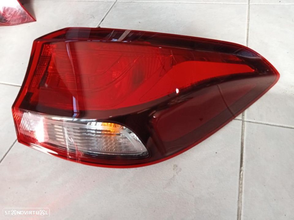 Farolim direito Hyundai i30 CW - 1