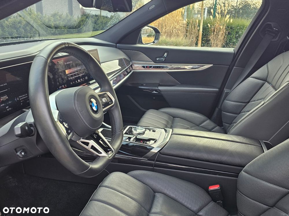 BMW Seria 7 M760Li xDrive - 11