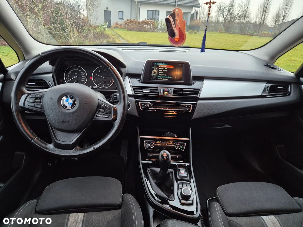 BMW Seria 2 216d - 10