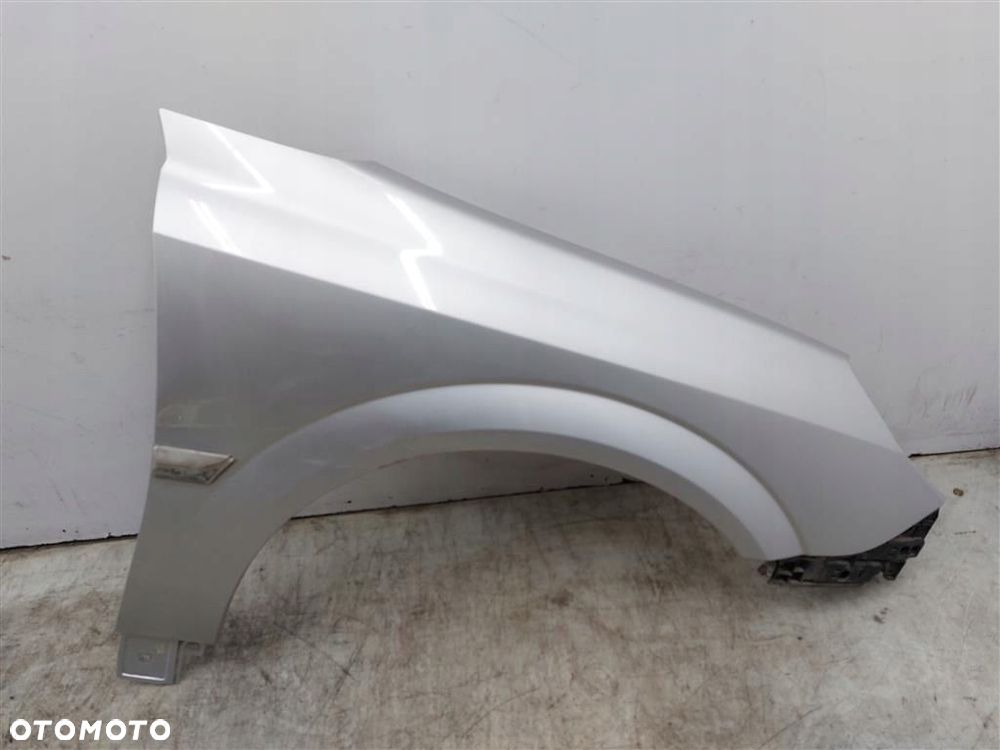 Błotnik przedni prawy Opel Vectra C   2005-2008 LIFT LAKIER  Z157 SREBRNY - 1
