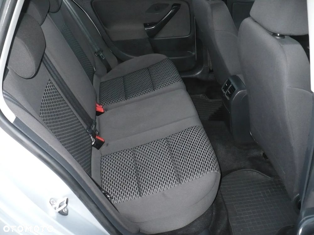 Volkswagen Golf 1.6 Team - 16