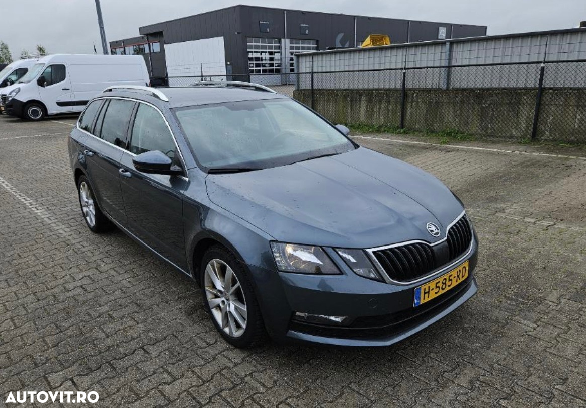 Skoda Octavia Combi Diesel 1.6 TDI DSG Style - 2