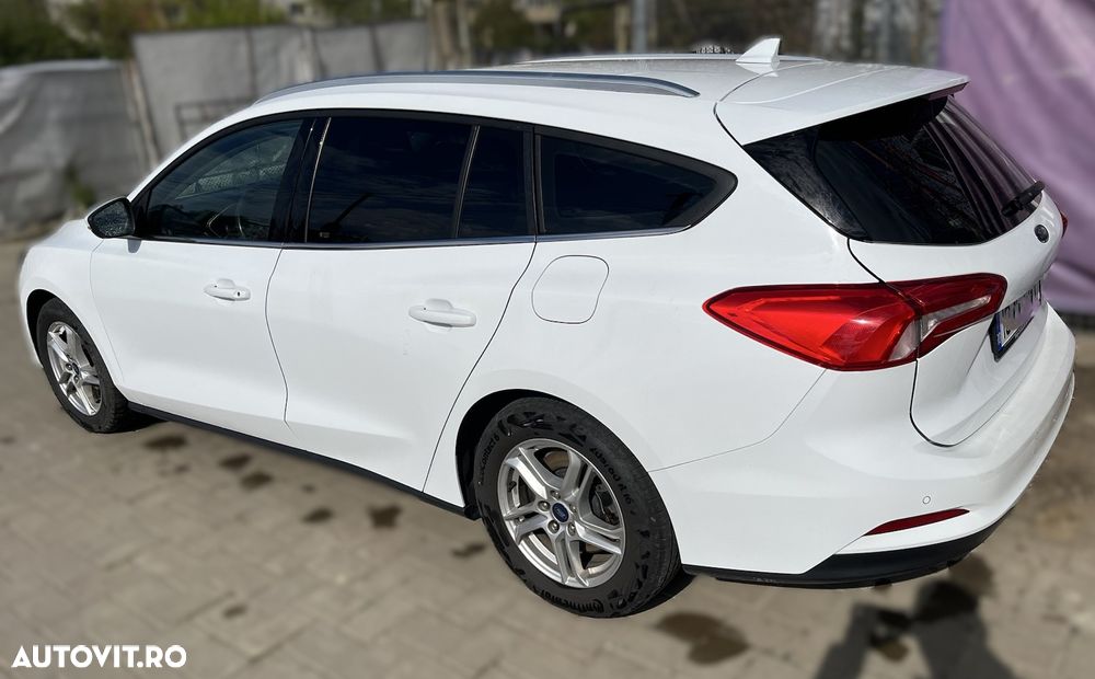 Ford Focus 1.5 EcoBlue Start-Stopp-System COOL&CONNECT - 4