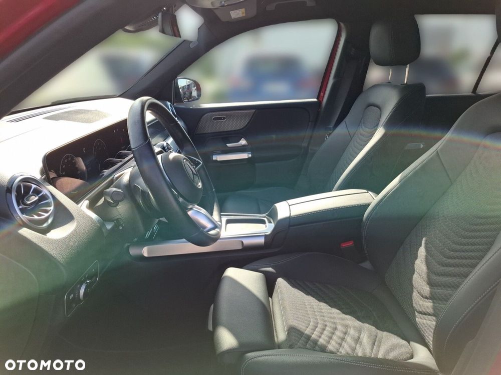 Mercedes-Benz GLB - 13