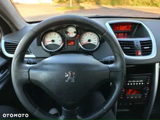 Peugeot 207 1.4 Trendy - 8