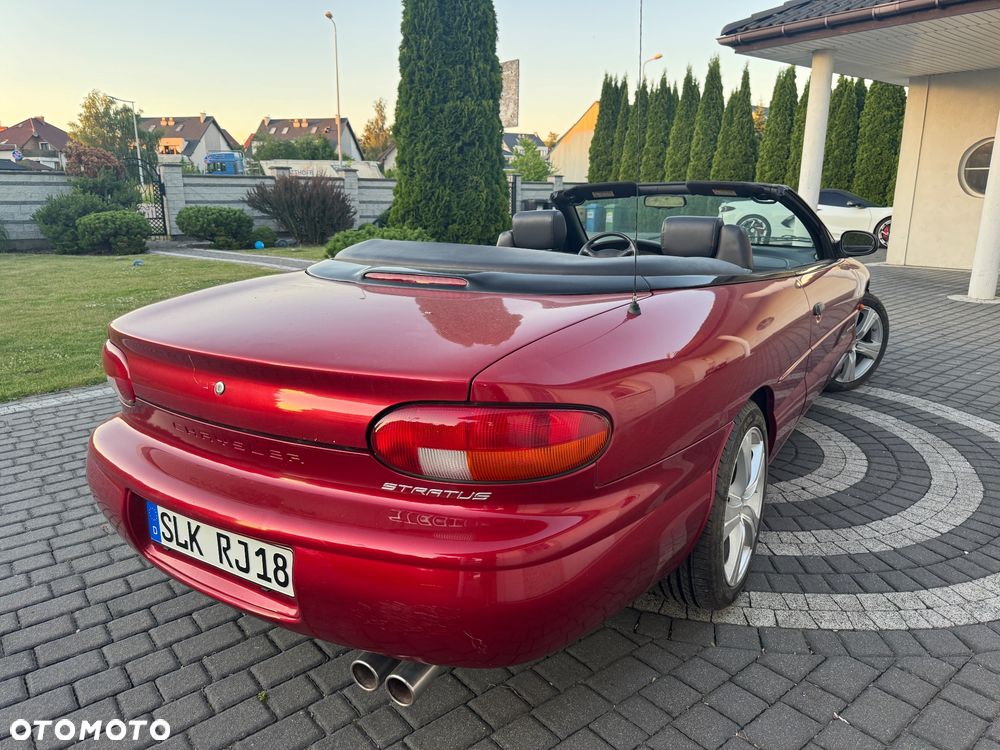 Chrysler Stratus LE 2.0L - 6