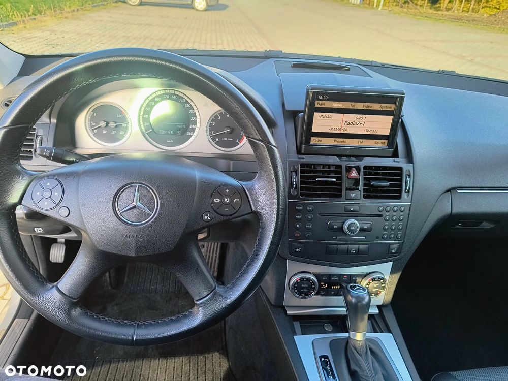 Mercedes-Benz Klasa C 180 T Kompressor Automatik BlueEFFICIENCY Avantgarde - 12