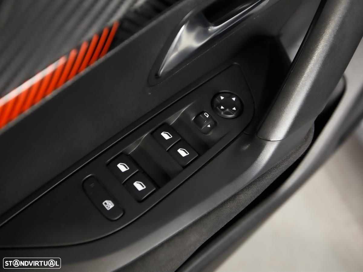 Peugeot e-2008 50 kWh Active - 13