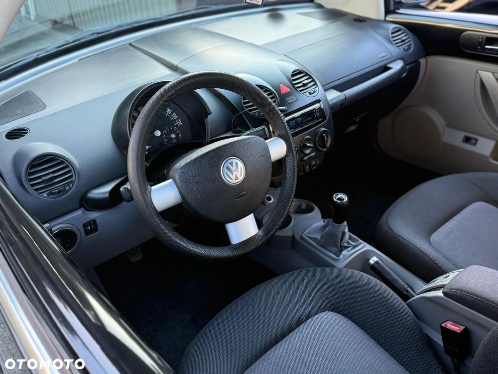 Volkswagen New Beetle 2.0 - 28