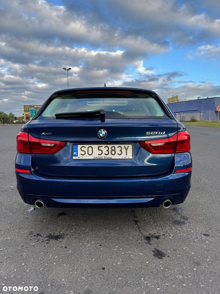 BMW Seria 5 520d xDrive - 7