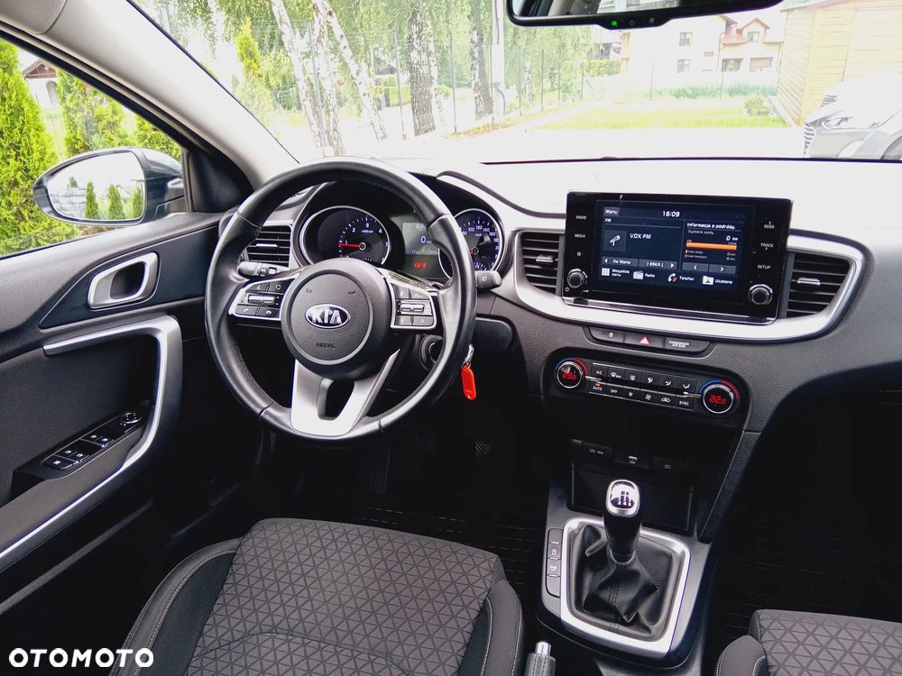 Kia Ceed 1.6 CRDi SCR M - 32