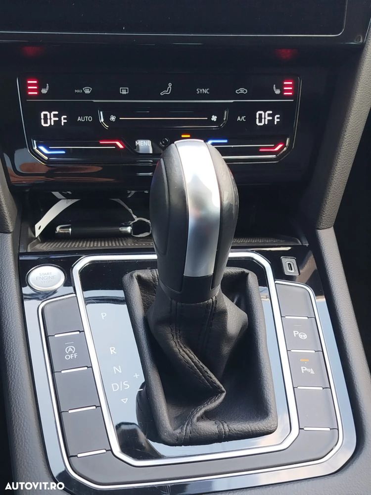 Volkswagen Passat Variant 2.0 TDI SCR DSG 4Motion Elegance - 26