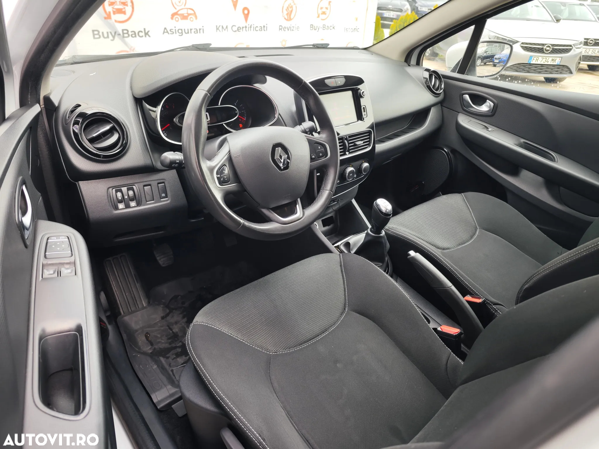 Renault Clio - 10