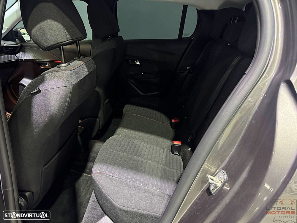 Peugeot 208 1.2 PureTech SE Style - 17