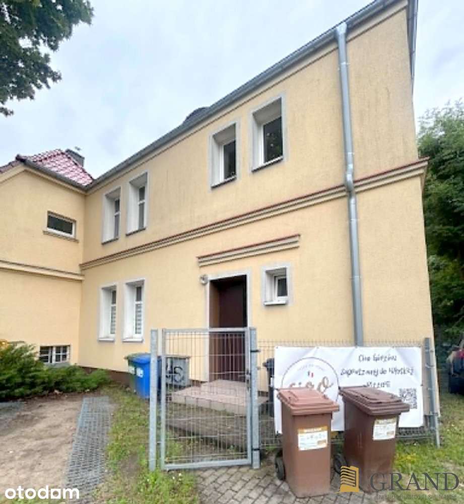 Piętro domu z ogródkiem