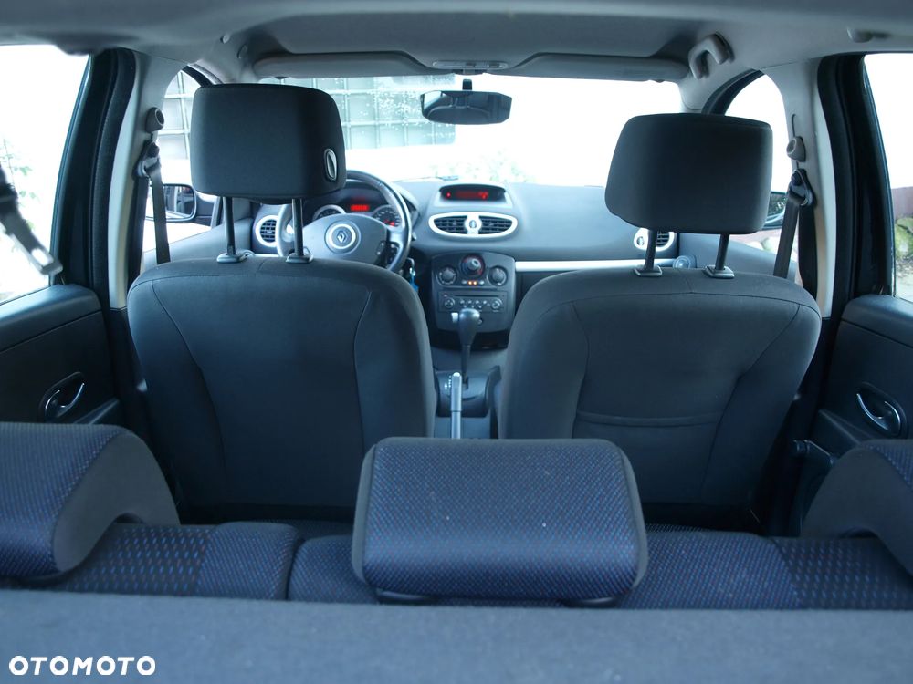 Renault Clio - 25