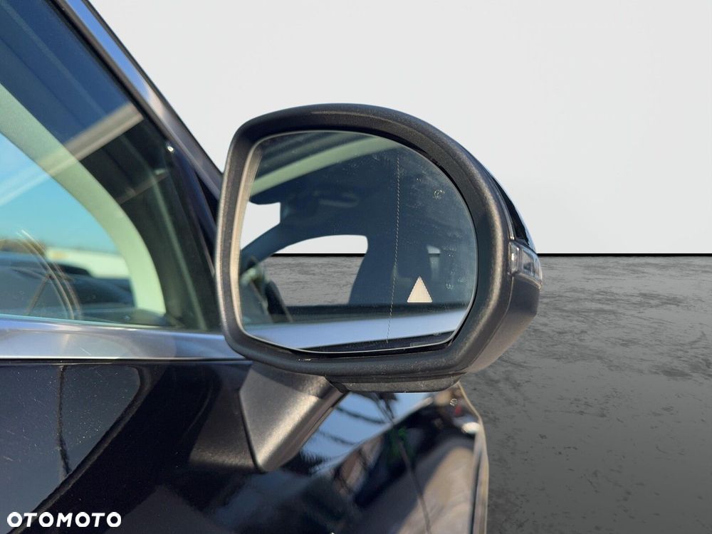 Mercedes-Benz GLC - 12