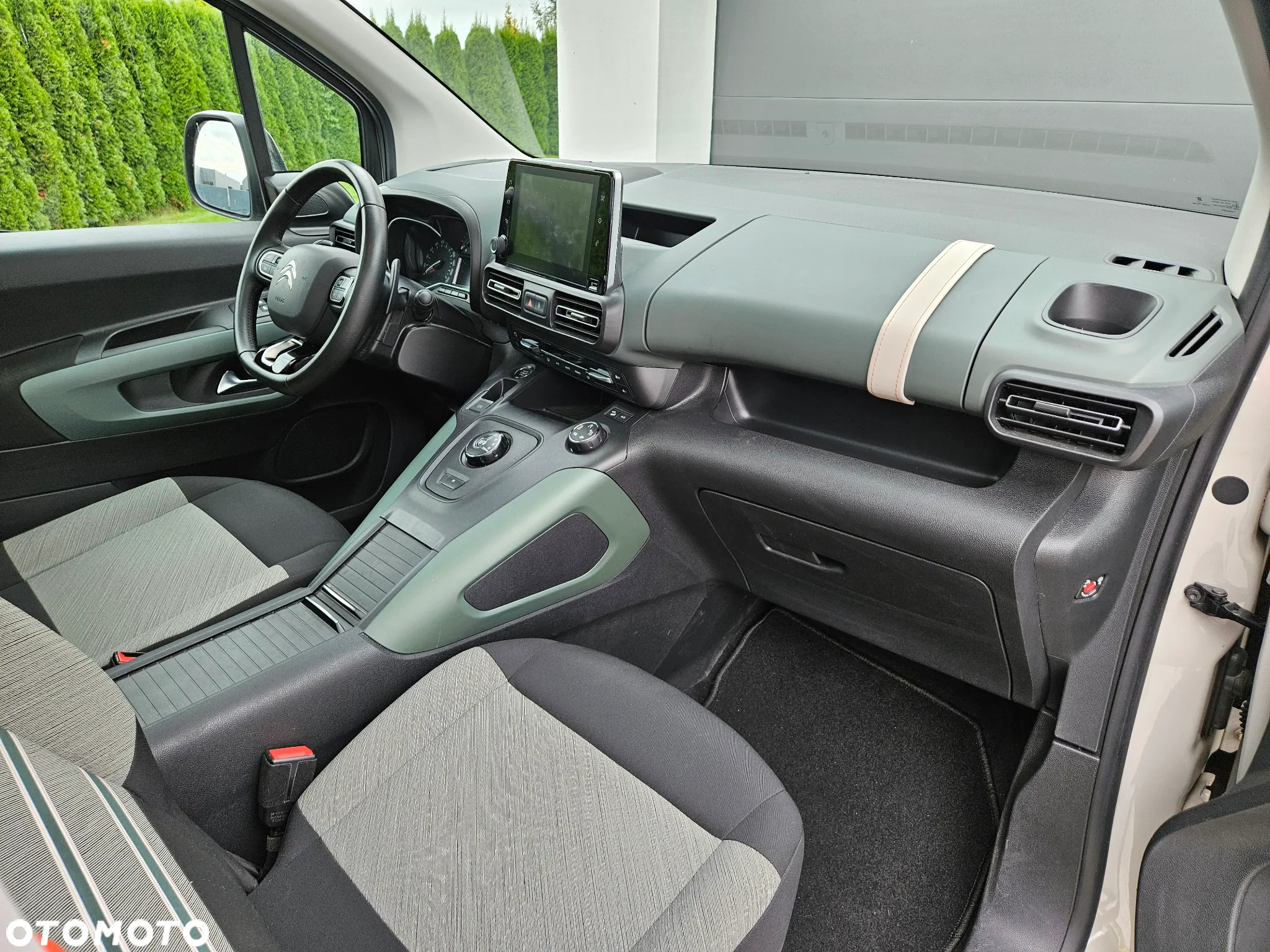 Citroën Berlingo M PureTech 130 EAT8 SHINE - 14