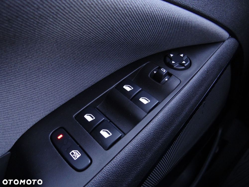 Opel Crossland X 1.2 T 120 Lat S&S - 17