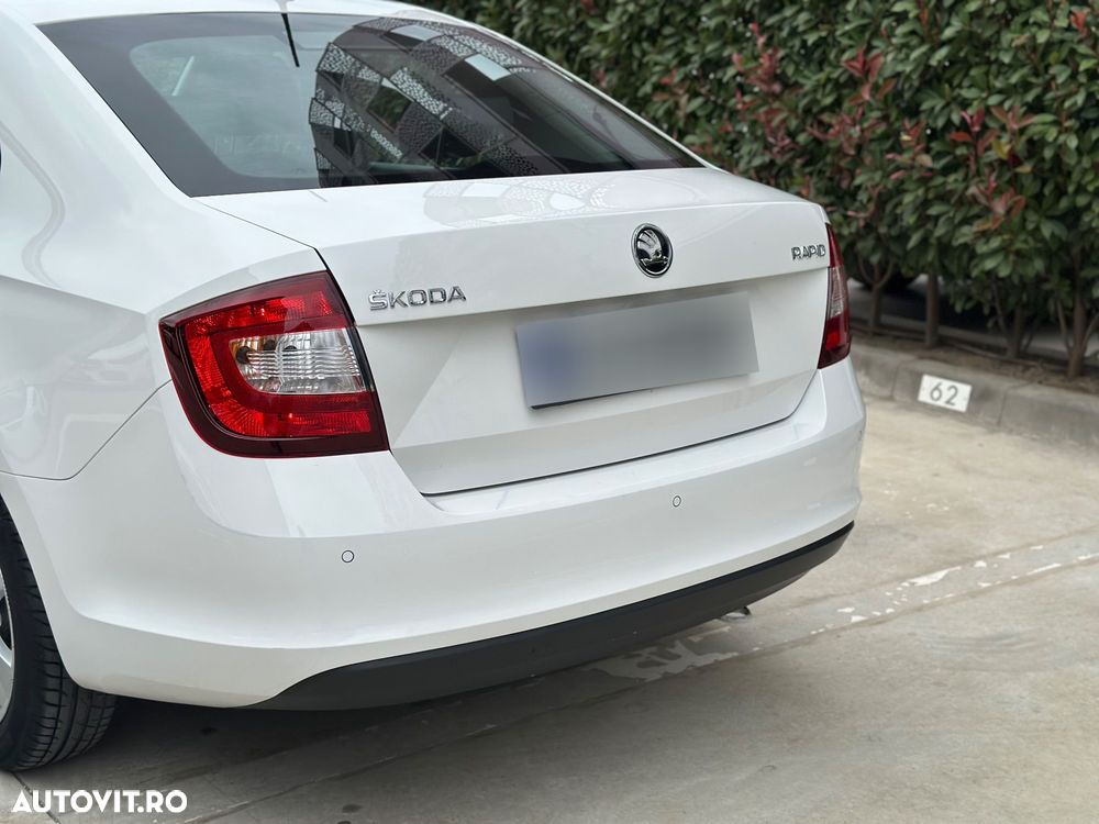 Skoda RAPID - 12