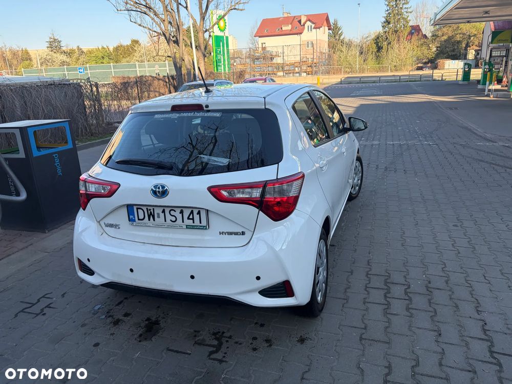 Toyota Yaris Hybrid 100 Active EU6 - 4