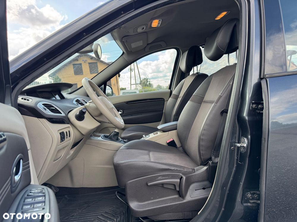 Renault Grand Scenic - 11