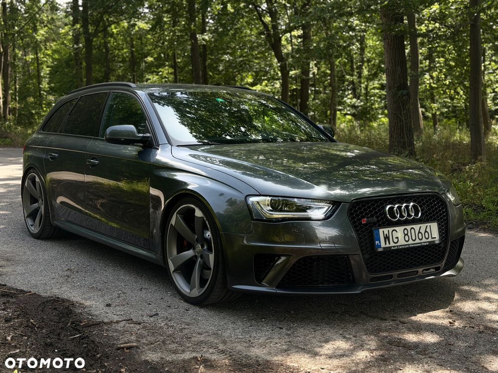 Audi RS4 Avant - 3
