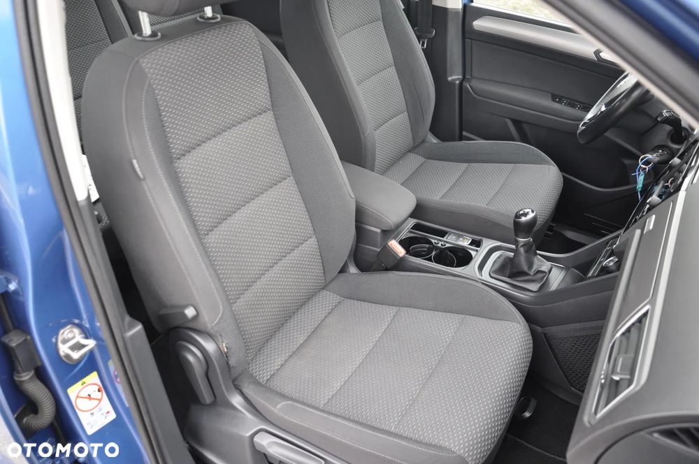 Volkswagen Touran 2.0 TDI SCR (BlueMotion Technology) Comfortline - 35