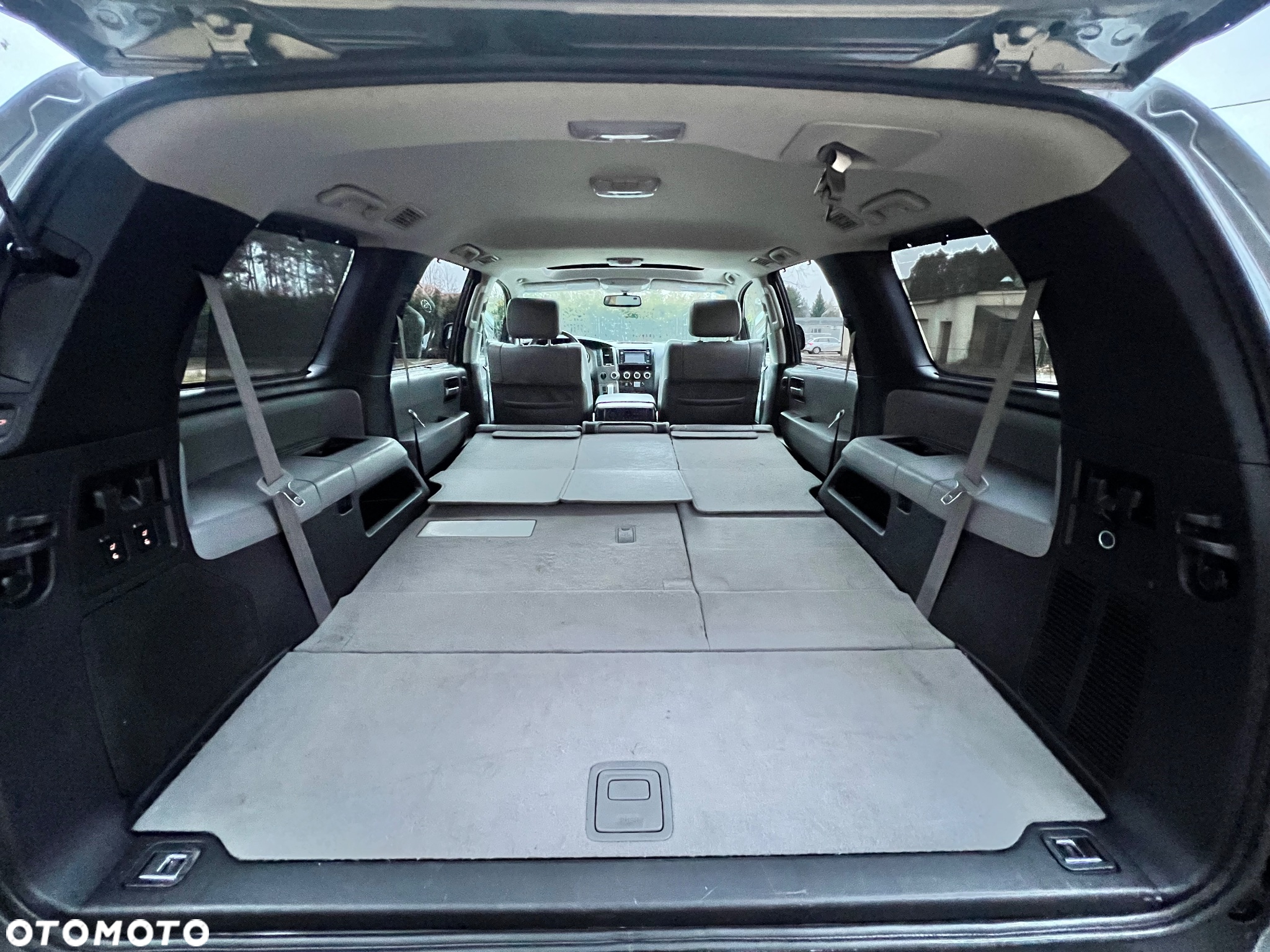 Toyota Sequoia - 23