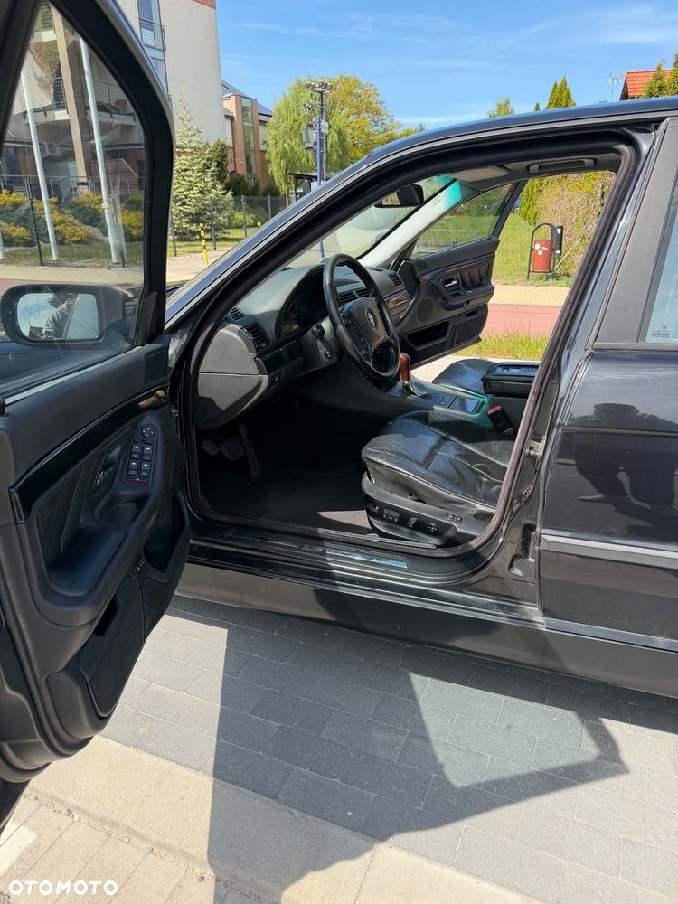BMW Seria 7 740i - 23
