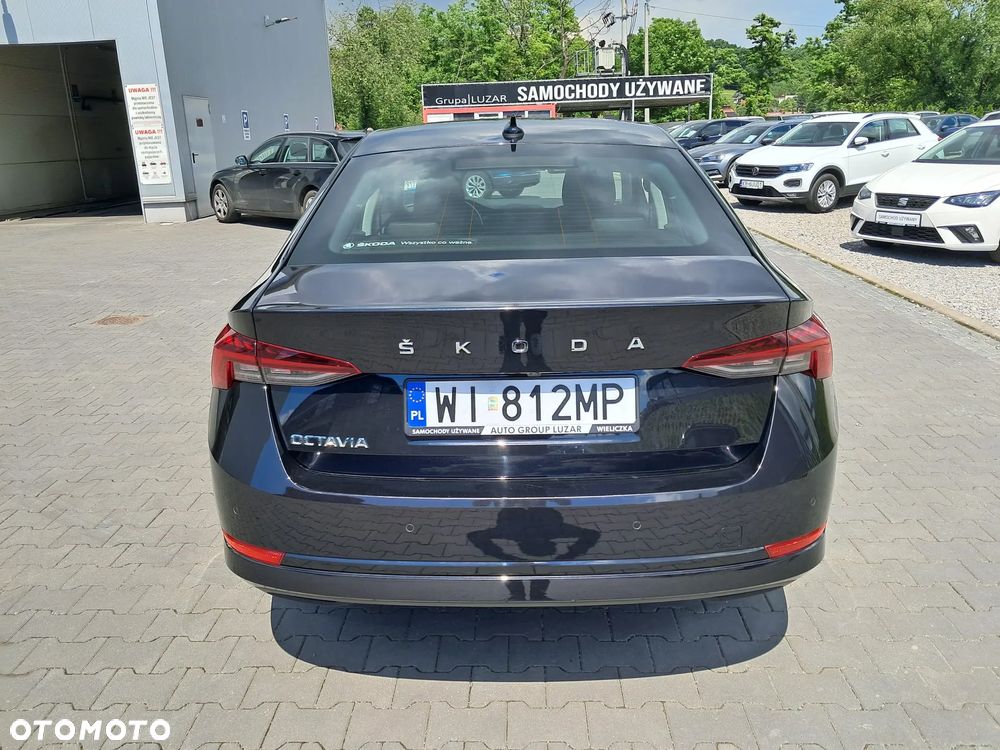 Skoda Octavia 2.0 TDI Ambition DSG - 9