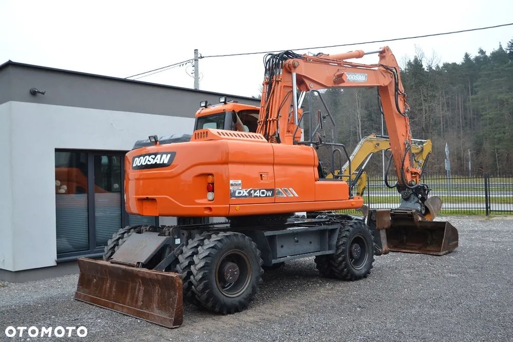 Doosan DX 140 W - 10