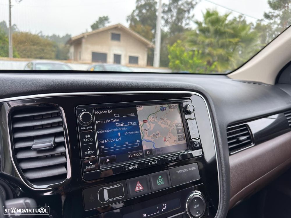 Mitsubishi Outlander 2.0 Instyle Navi - 30