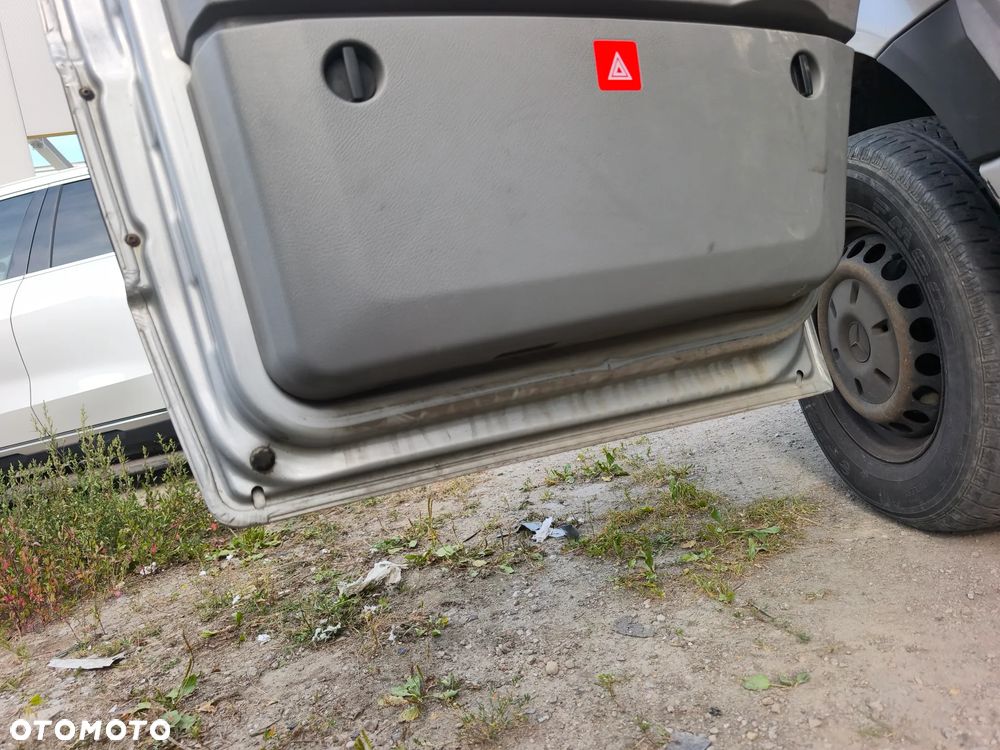 Drzwi lewy przód lewe Mercedes Sprinter w906 srebrne L766 silver metalic - 4
