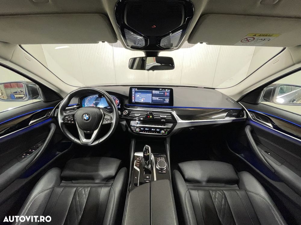 BMW Seria 5 520d Aut. Sport Line - 9